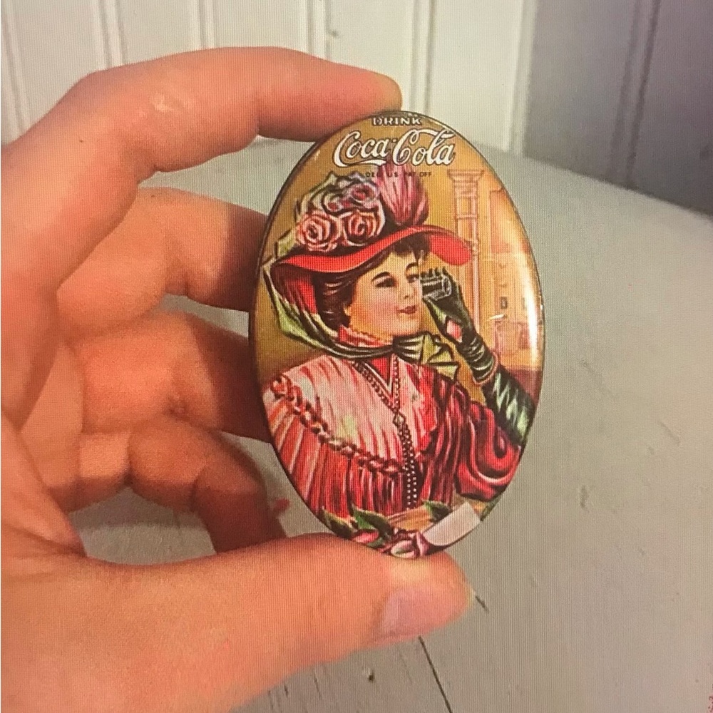 1981 Coca Cola sewing kit tin